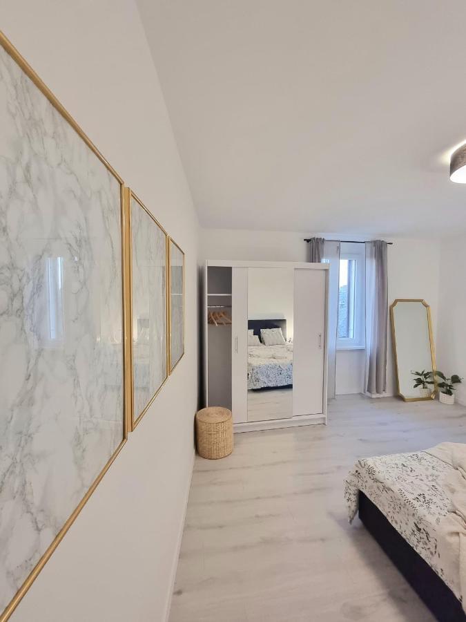 Un Ami Apartman Póla Kültér fotó