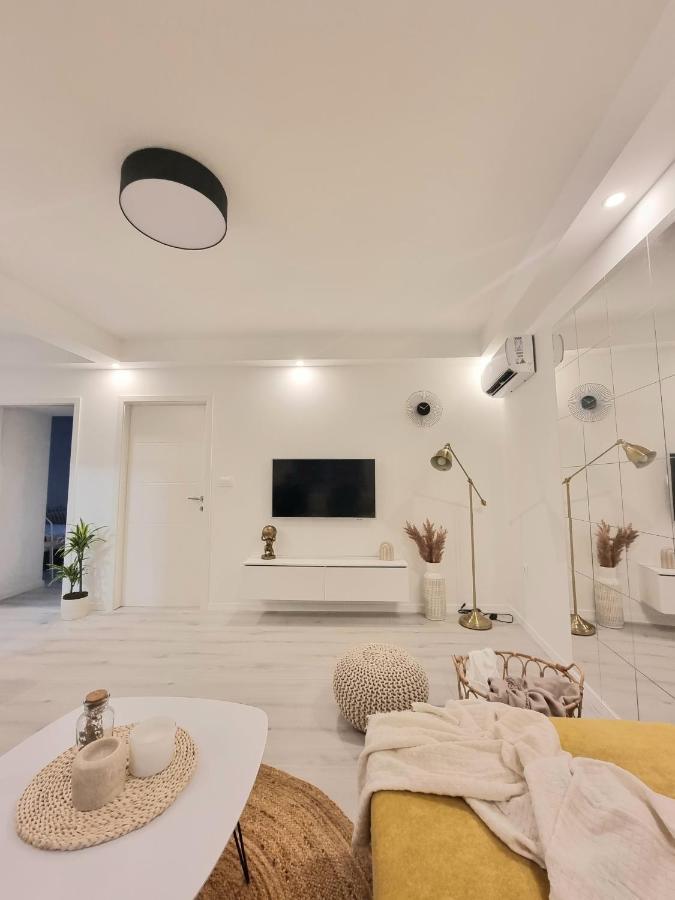Un Ami Apartman Póla Kültér fotó